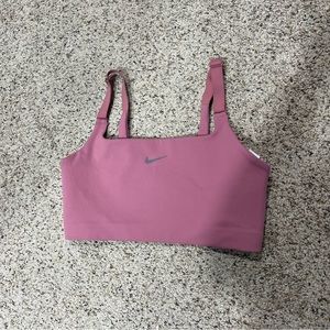 nike sports bra // size medium